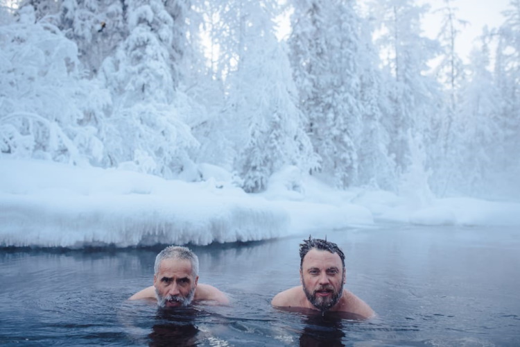 Romanovski-marczewski | Ik neem winterbaden in koud water en warme baden in een verwarmde hottub | Kirami