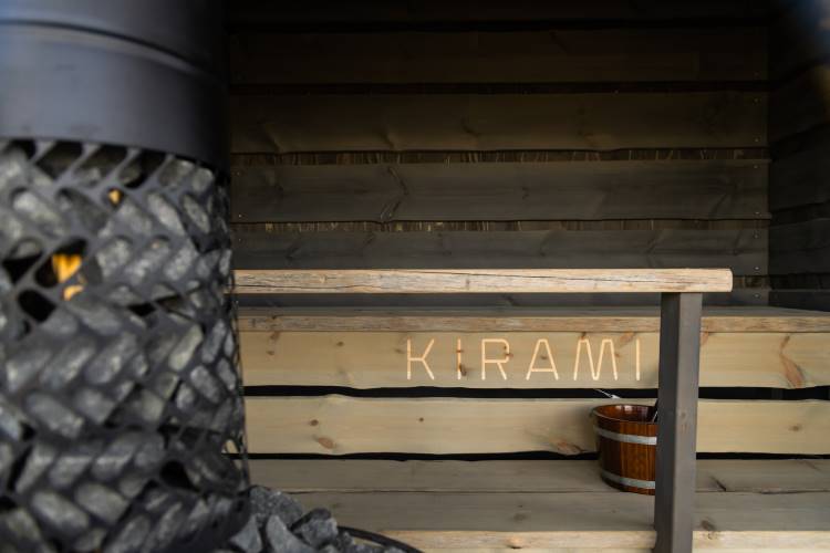 Kirami-sauna’s kregen het Finnish Key Flag Symbol, als bewijs dat ze in Finland vervaardigd worden | Kirami FinVision -sauna