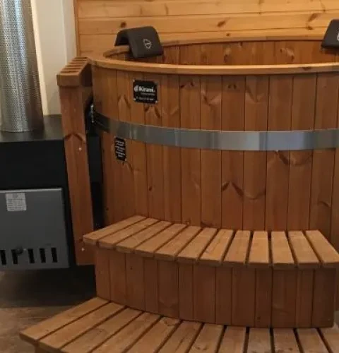 Elitnye Kaminy verkoopt hottubs in Rusland | Kirami