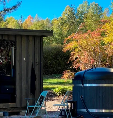 Sauna’s en hottubs: ook in Zweedse tuinen | Kirami