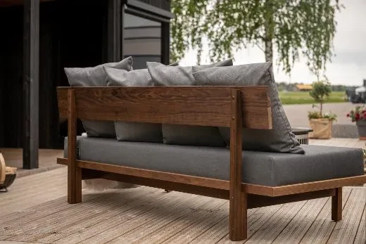 De Kirami FinVision® -rugleuning voor banken is makkelijk te installeren.