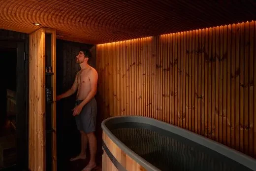 Een buitendouche Kroont de zomer | Kirami FinVision® Annex