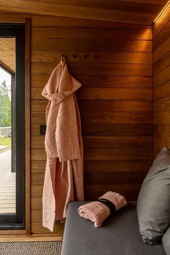 Een buitengebouw dat voor veel verschillende doeleinden geschikt is  | Kirami FinVision® - lounge M Misty