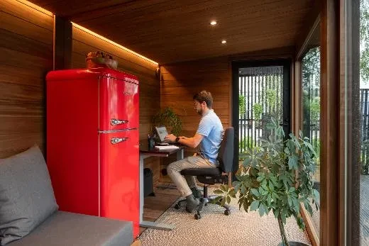 Remote-Arbeitsbereich im Hinterhof | Kirami FinVision® -Lounge XL Misty