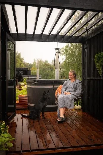 Geniet van warme avonden onder een Kirami FinVision® -pergola!