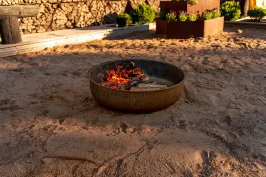 De Roasty Boss als vuurplaats en barbecue.