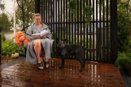 Het Kirami FinVision® -schuttingscherm is een prachtig, licht en modulair accessoire voor je pergola.