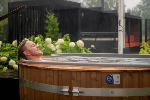 De Twinny-hottub biedt nieuwe manieren om te genieten van baden.